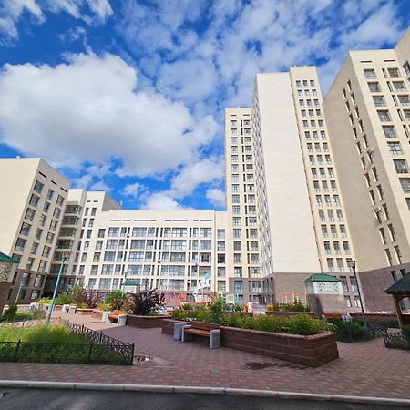 Ernaz Plus Apartments: Promenade Expo Astana Exteriör bild
